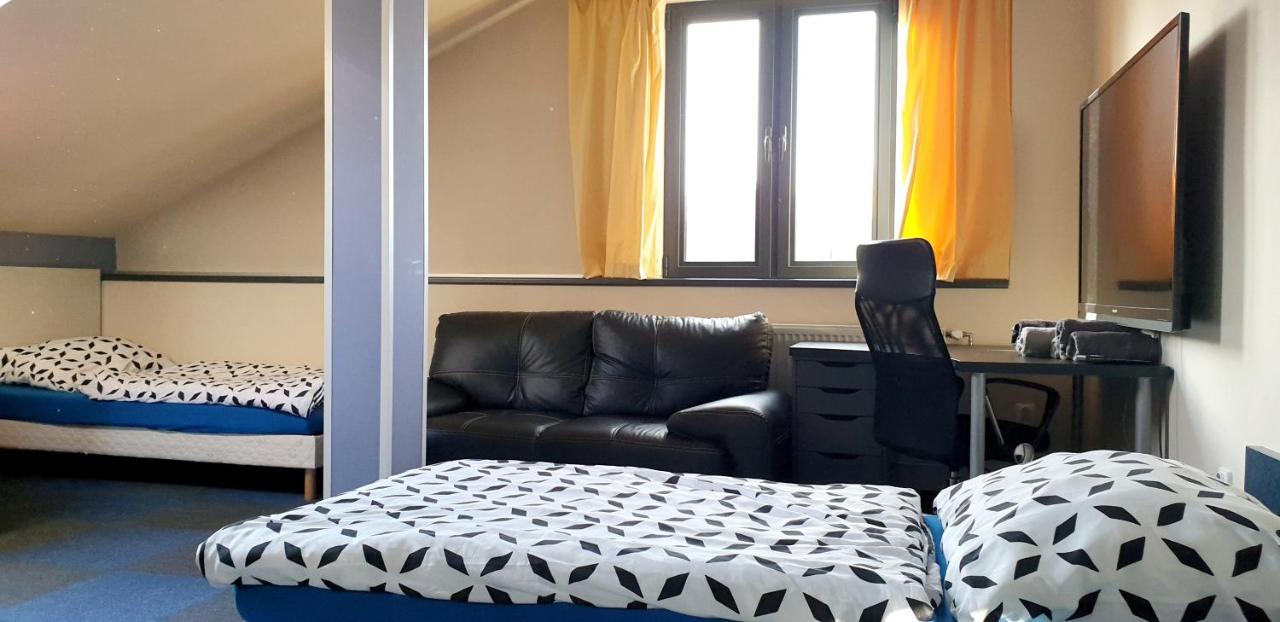 2 Bedrooms House With Enclosed Garden And Wifi At Slezska Ostrava Exterior foto